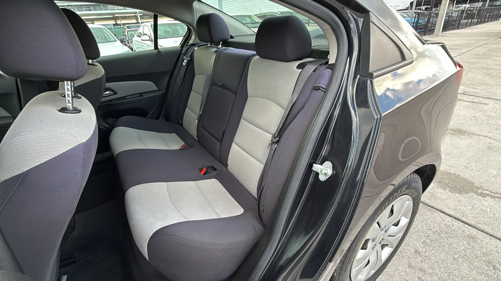 Used 2014 Chevrolet Cruze LS FWD image 24
