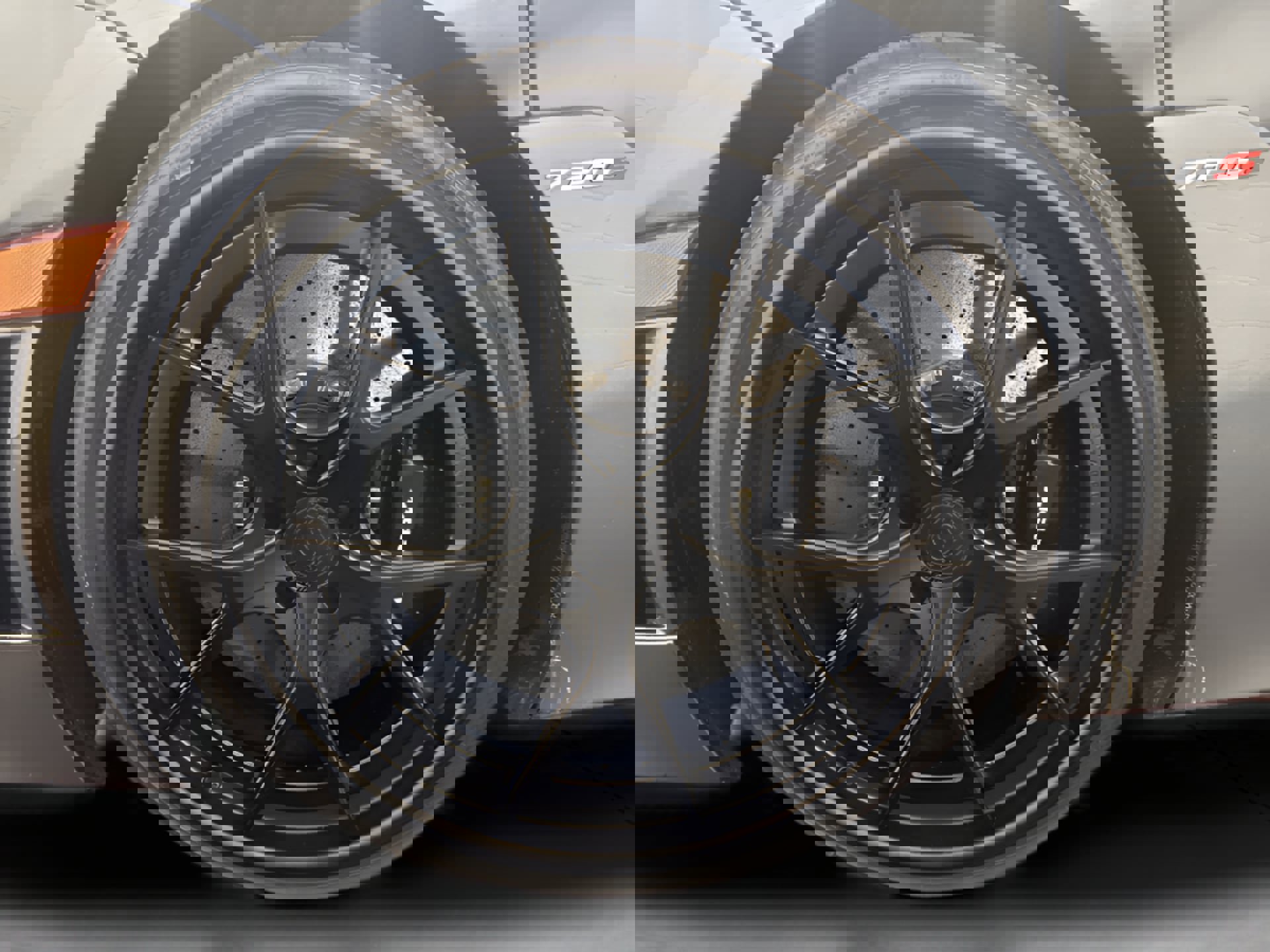 Used 2018 McLaren 720S image 18