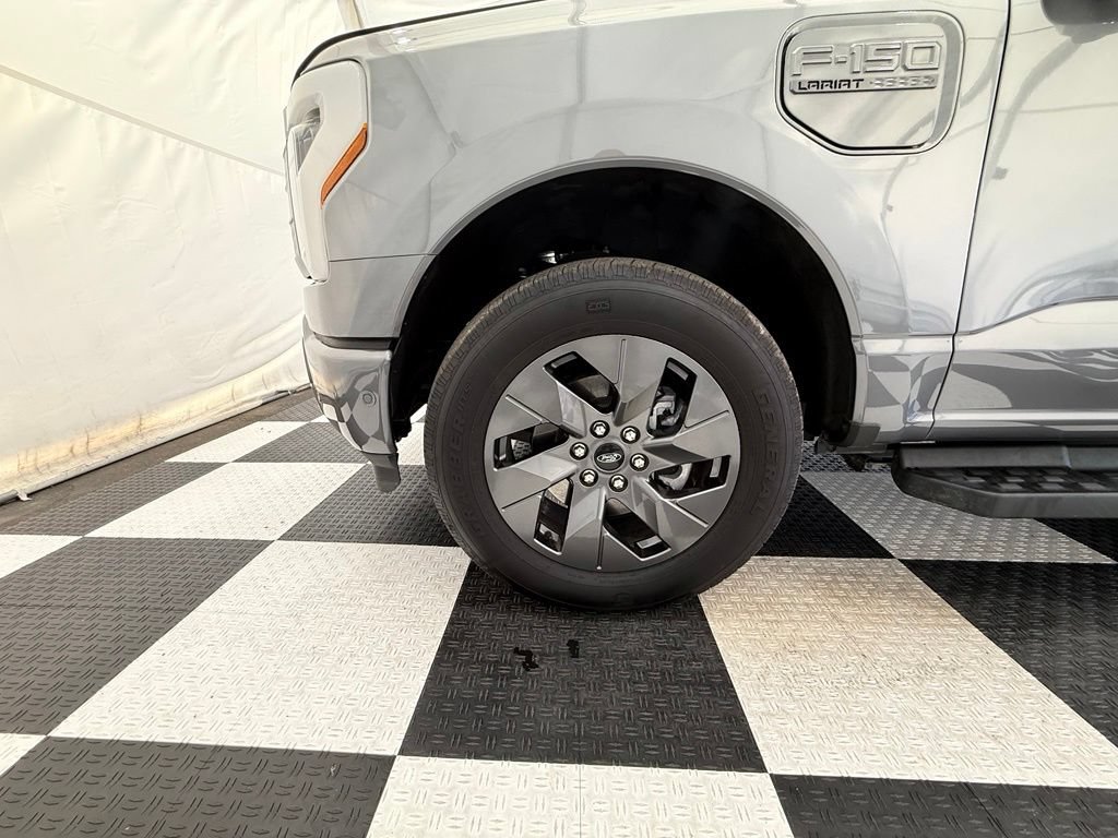 Used 2023 Ford F150 Lightning Lariat AWD/4WD image 12