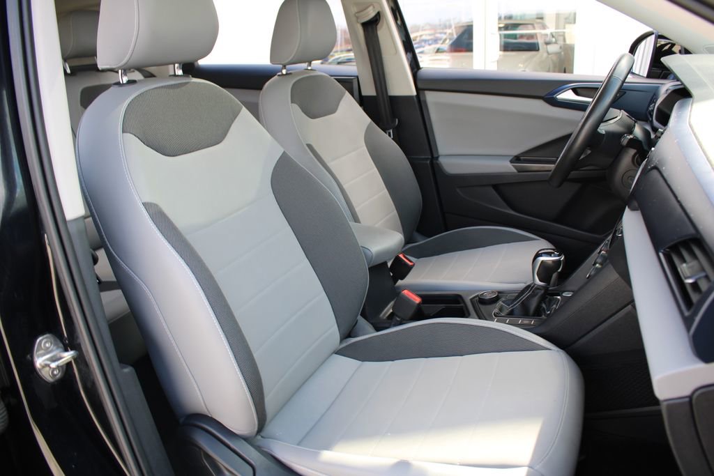 Certified 2022 Volkswagen Taos SE image 26