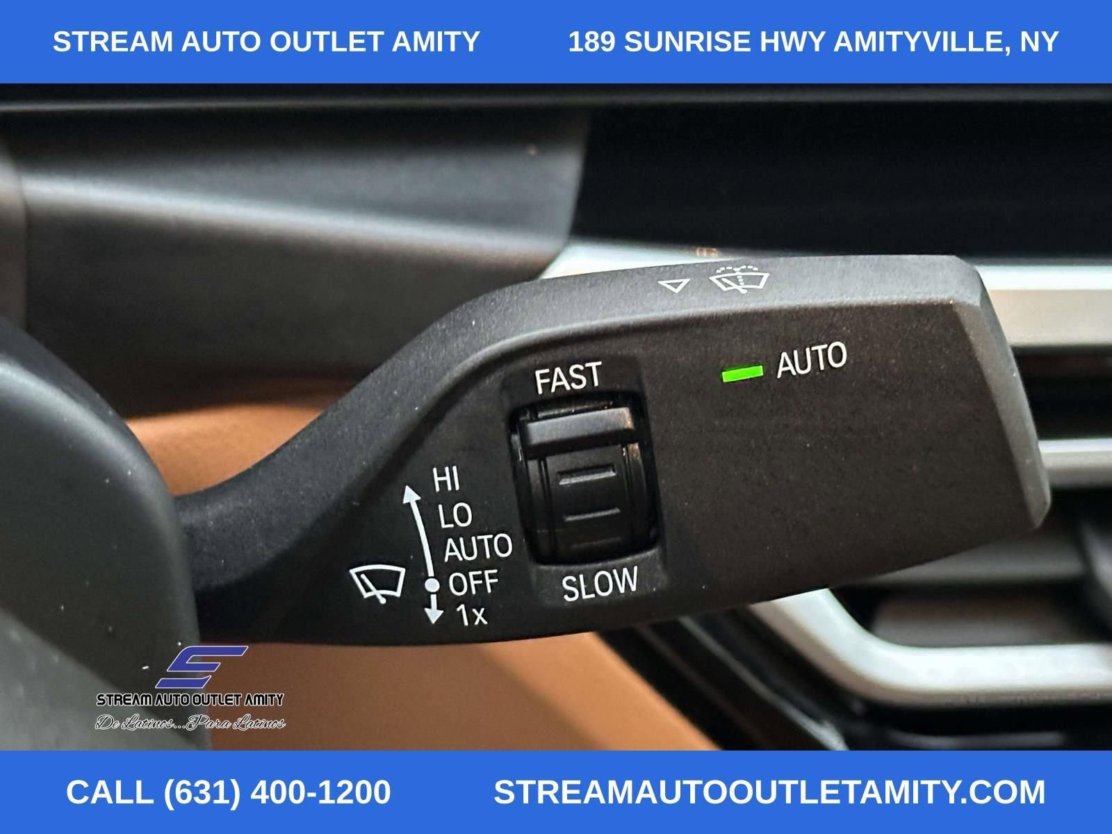 Used 2024 BMW 330i xDrive Sedan w/ Premium Package image 27