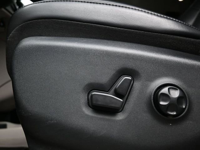 Used 2024 Chrysler Pacifica Limited FWD image 10