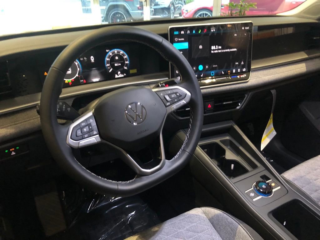 Used 2025 Volkswagen Tiguan S image 14