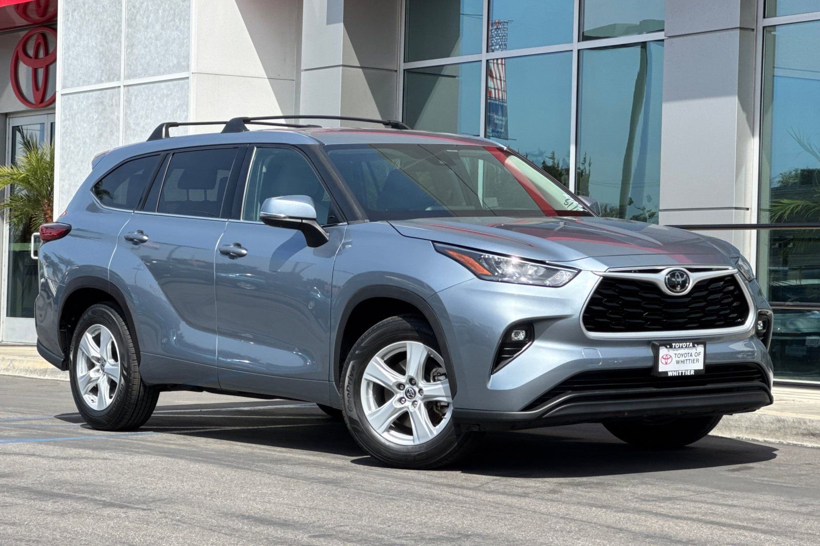 Certified 2020 Toyota Highlander LE image 2