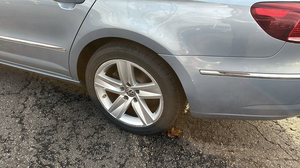 Used 2013 Volkswagen CC Sport image 9