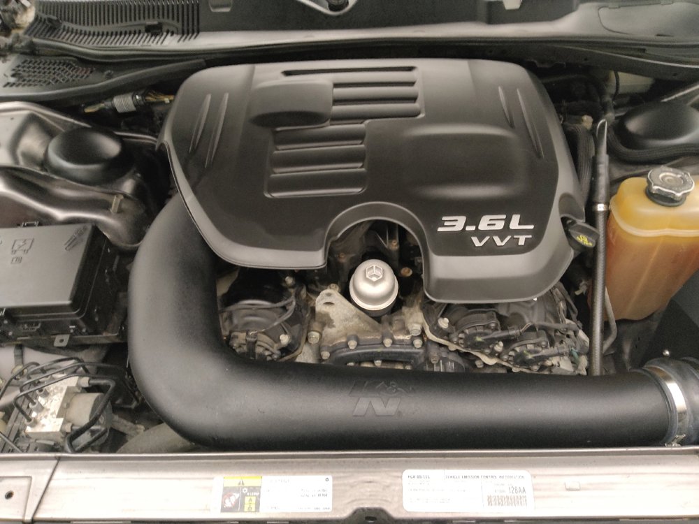 Used 2015 Dodge Challenger SXT Plus image 30