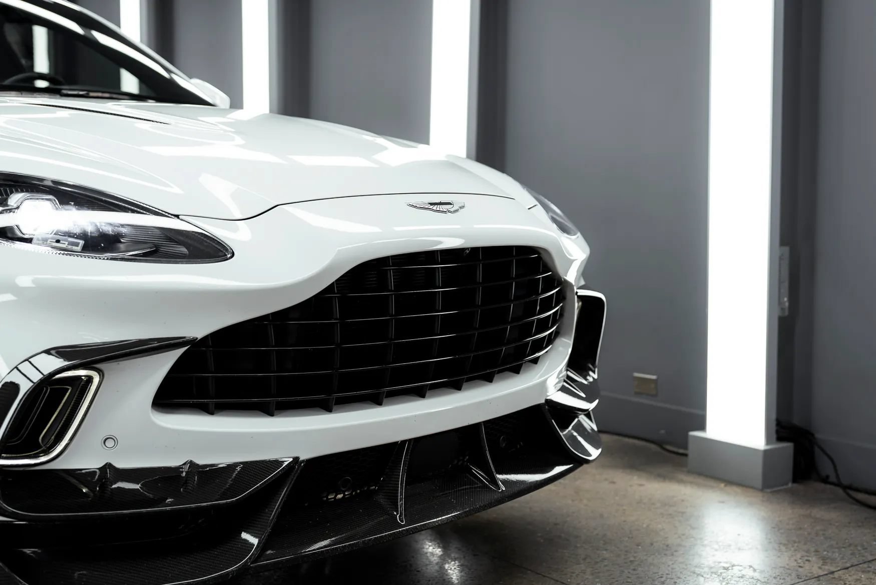 Used 2021 Aston Martin DBX AWD/4WD image 28