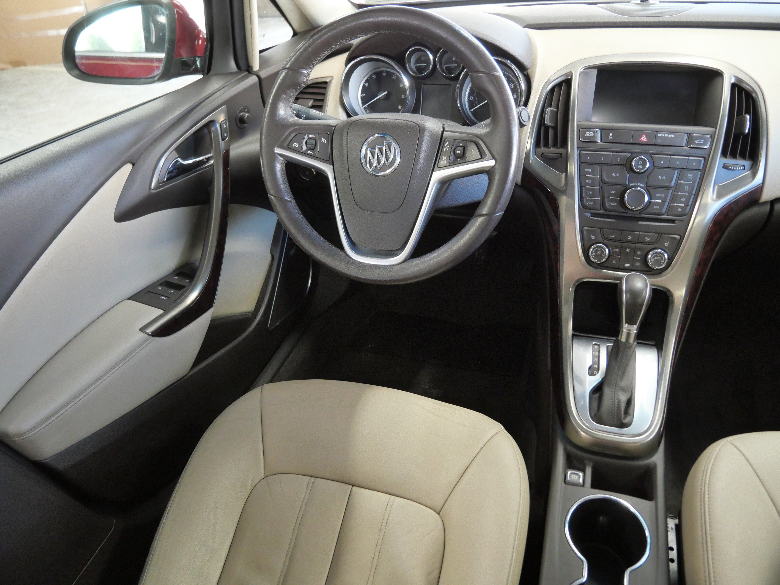 Used 2012 Buick Verano Leather image 9