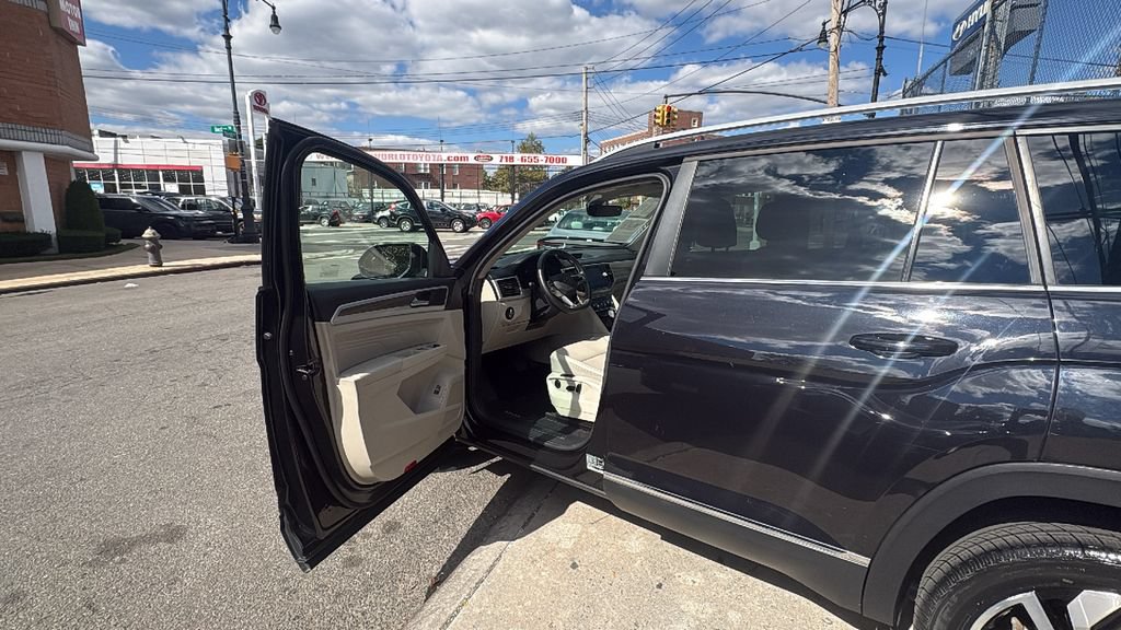 Used 2022 Volkswagen Atlas SEL AWD/4WD image 10