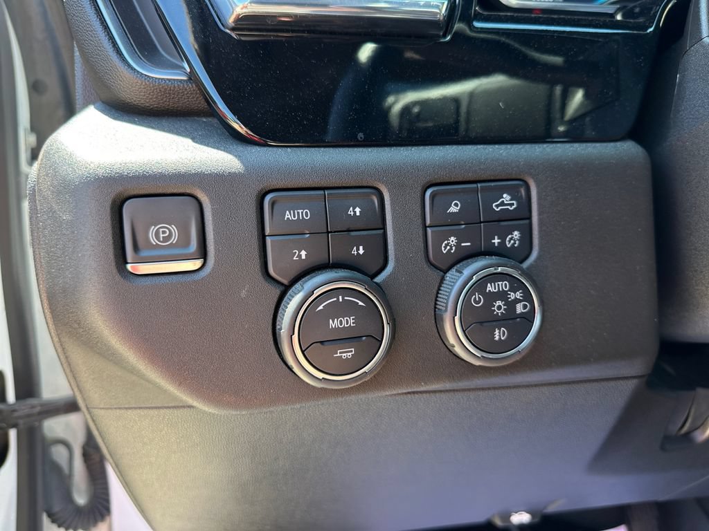 Used 2024 Chevrolet Silverado 3500 High Country AWD/4WD image 17