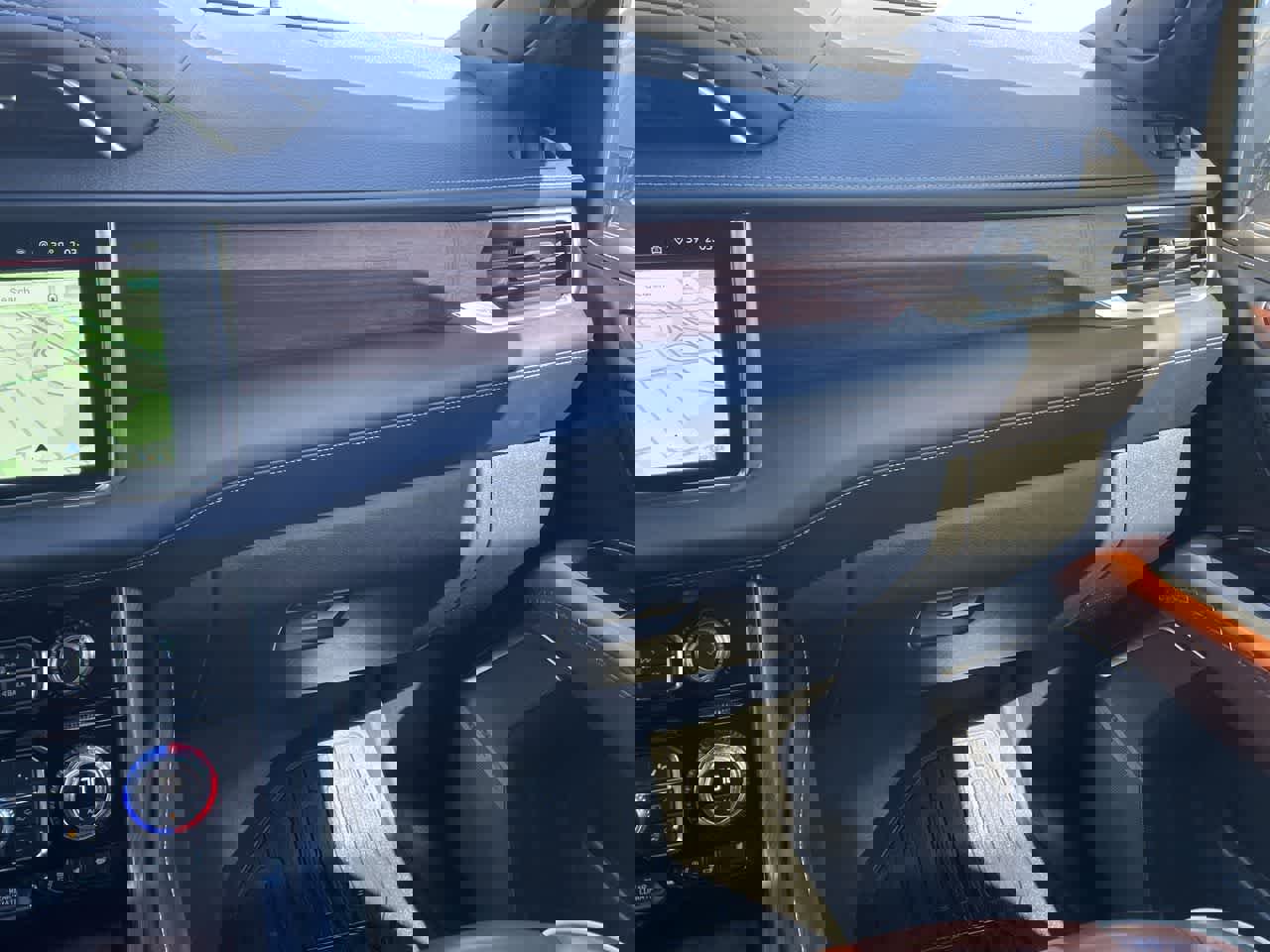 Used 2024 GMC Yukon Denali Ultimate image 16