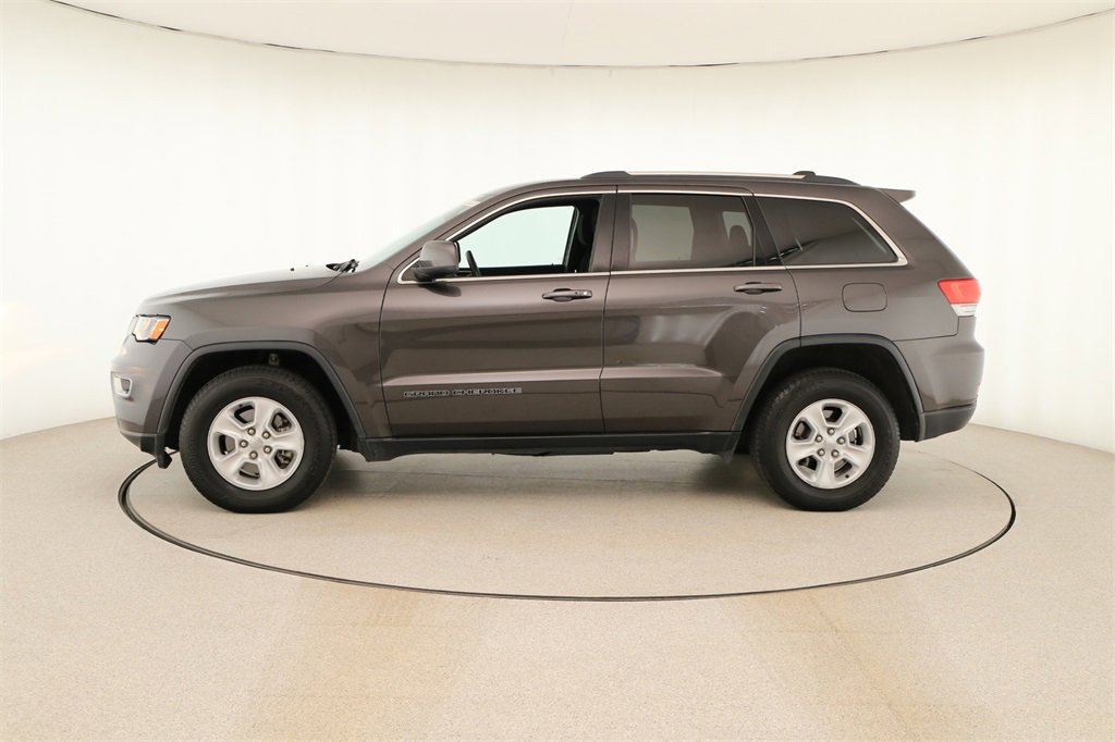 Used 2017 Jeep Grand Cherokee Laredo w/ Quick Order Package 23E image 2