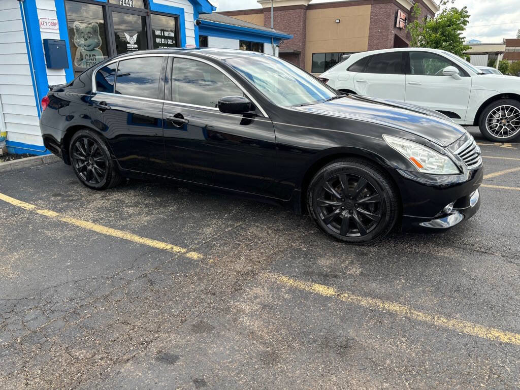 Used 2011 INFINITI G37 x Sedan AWD/4WD image 3