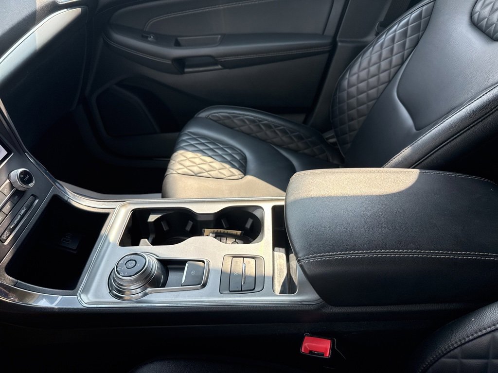 Used 2024 Ford Edge Titanium image 33