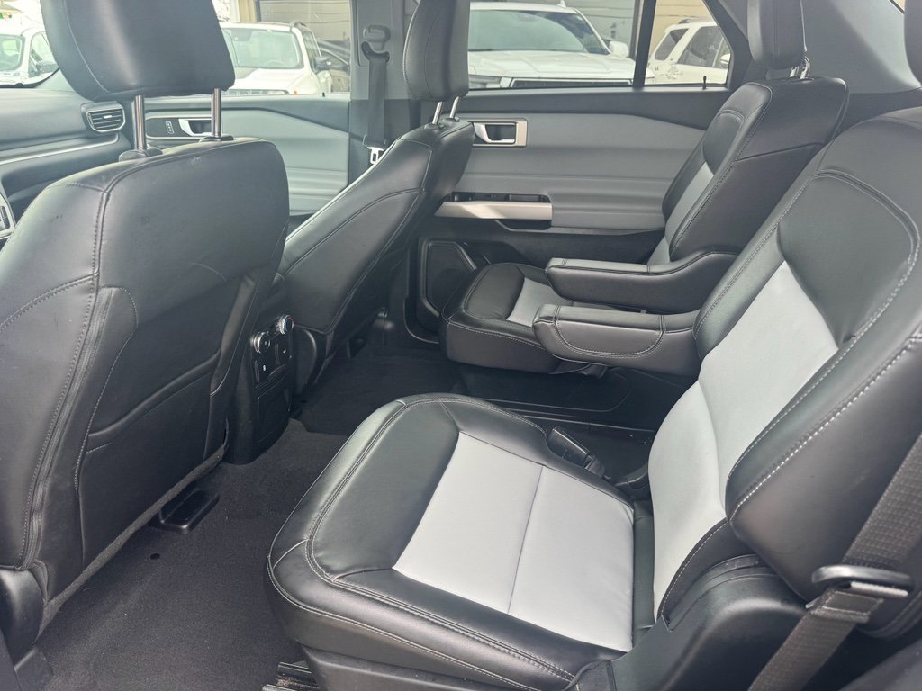 Used 2022 Ford Explorer XLT w/ Equipment Group 202A image 14