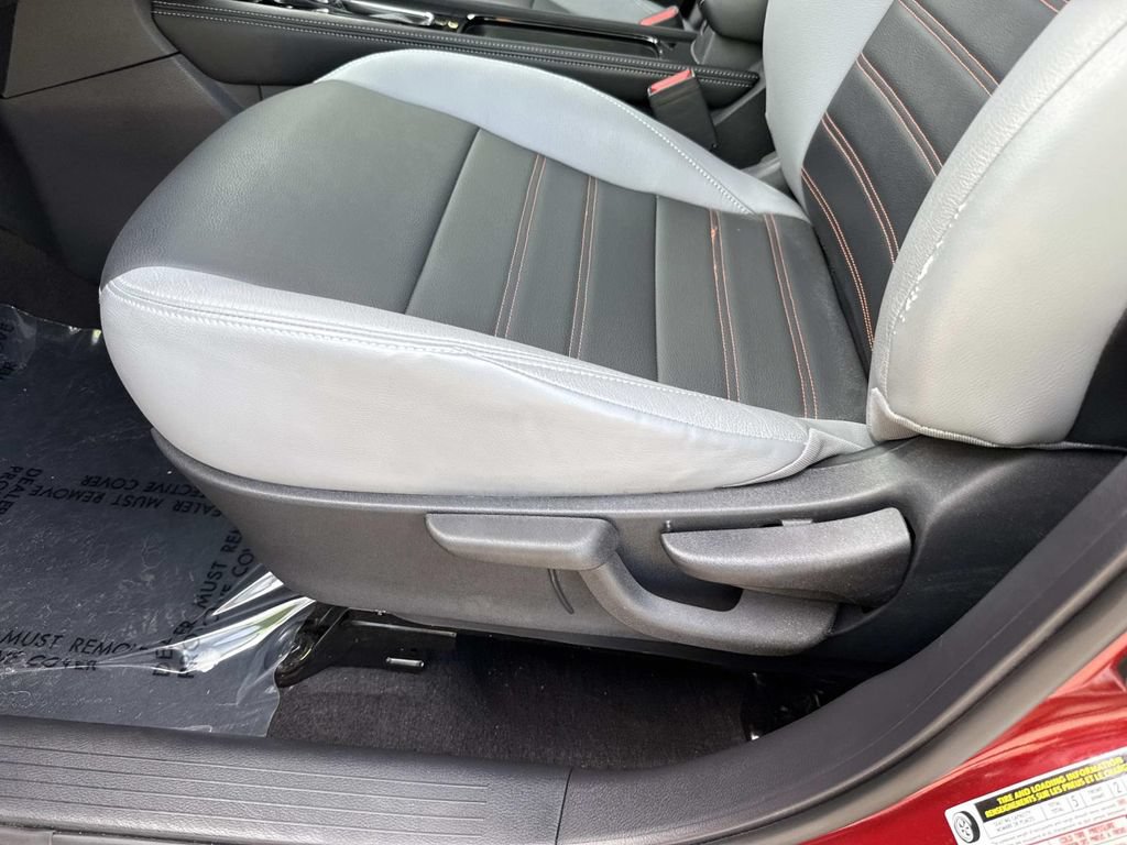 Used 2024 Nissan Kicks SR w/ SR Premium Package FWD image 26