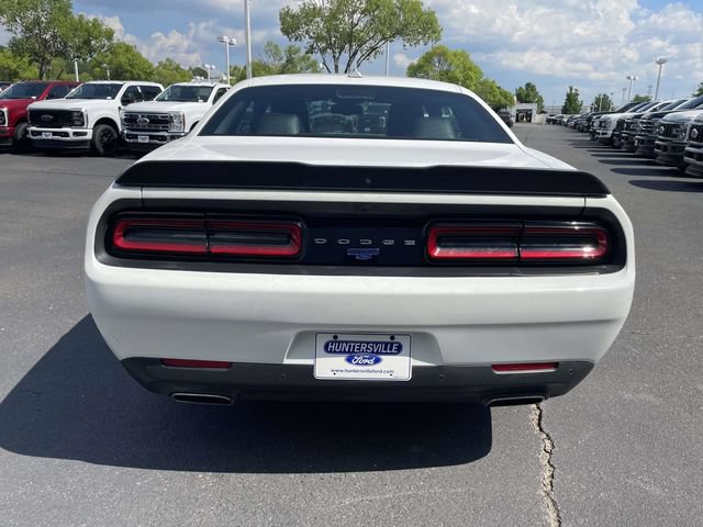 Used 2018 Dodge Challenger SXT Plus RWD image 5