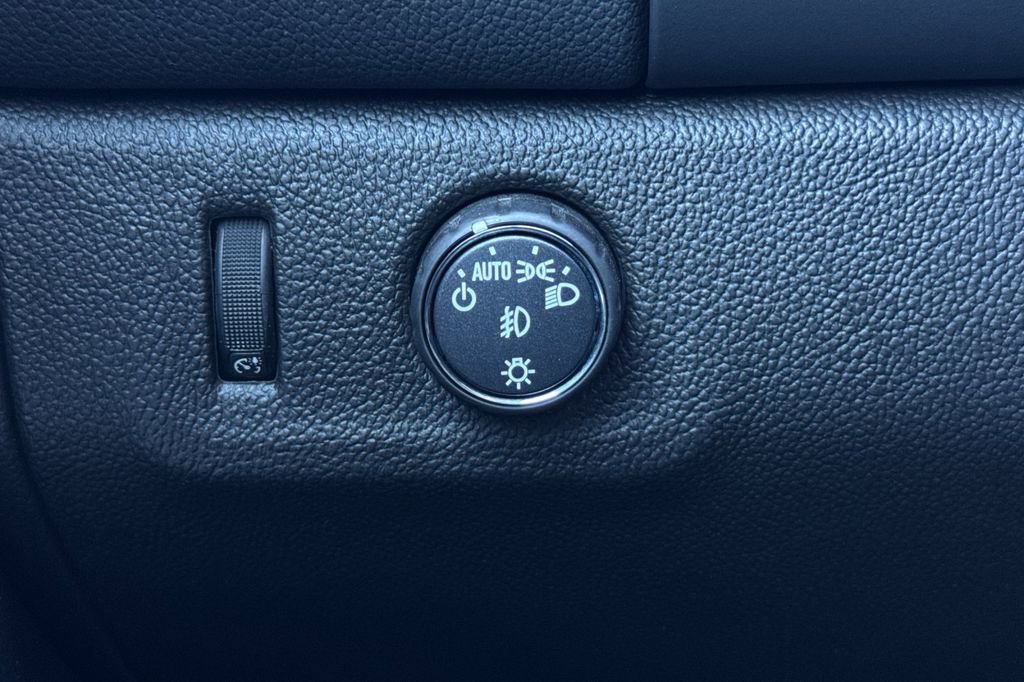 Used 2021 Chevrolet Colorado LT w/ Safety Package image 31