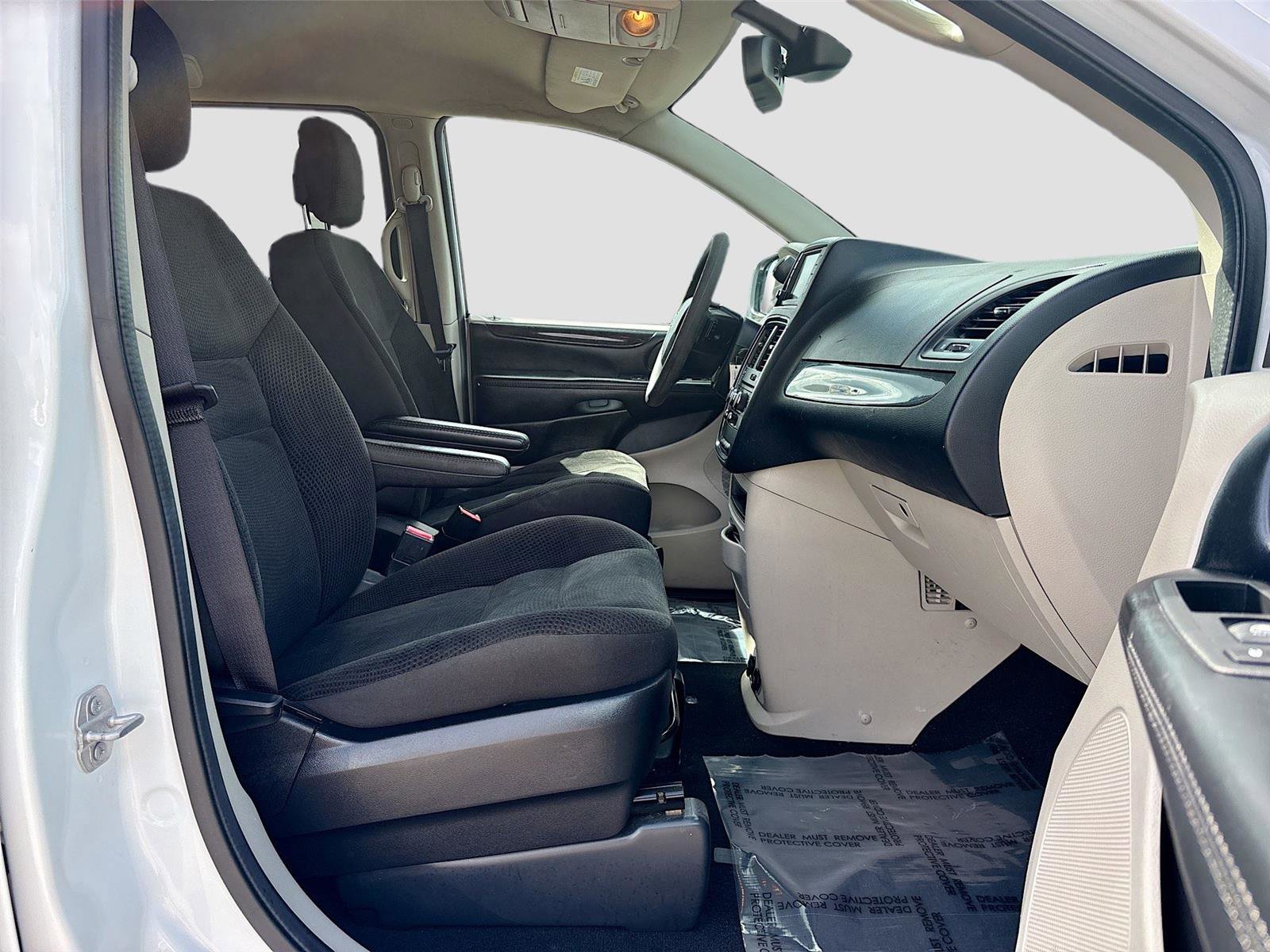 Used 2019 Dodge Grand Caravan SE image 28