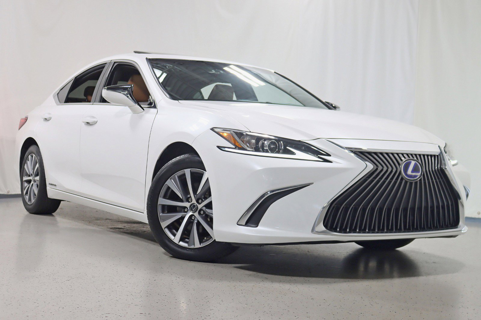 Used 2021 Lexus ES 300h w/ Accessory Package image 7