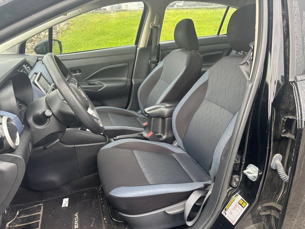 Used 2023 Nissan Versa SV FWD image 6