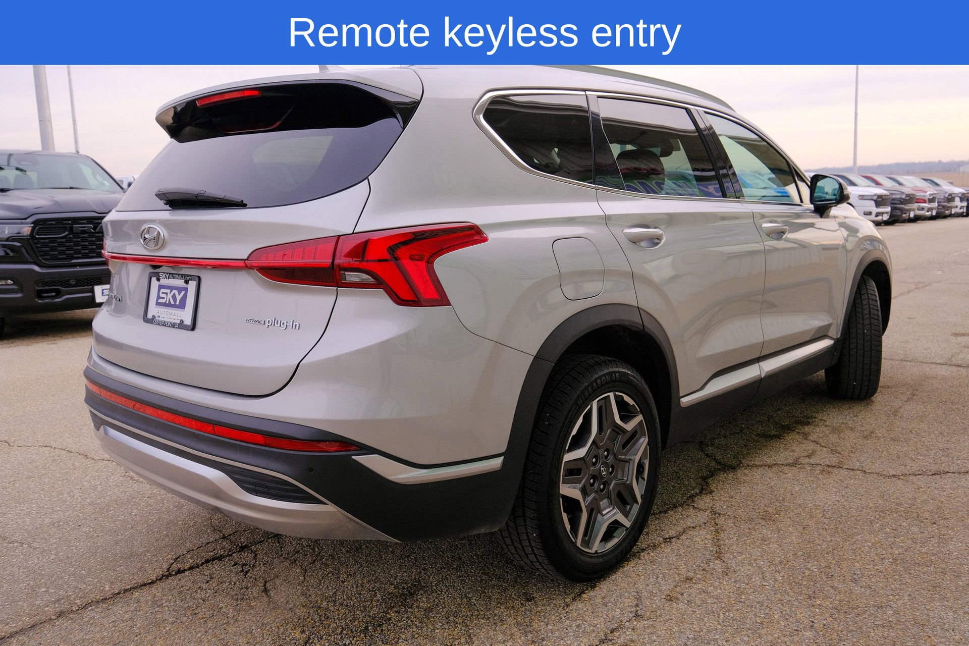 Used 2023 Hyundai Santa Fe SEL Convenience image 6