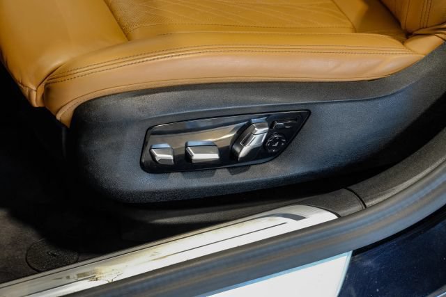 Used 2022 BMW 750i xDrive w/ Luxury Rear Seating Package AWD/4WD image 45