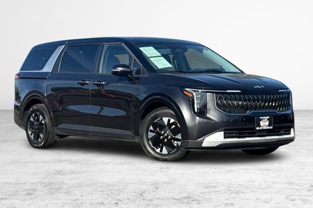 Certified 2026 Kia Carnival LXS FWD image 2