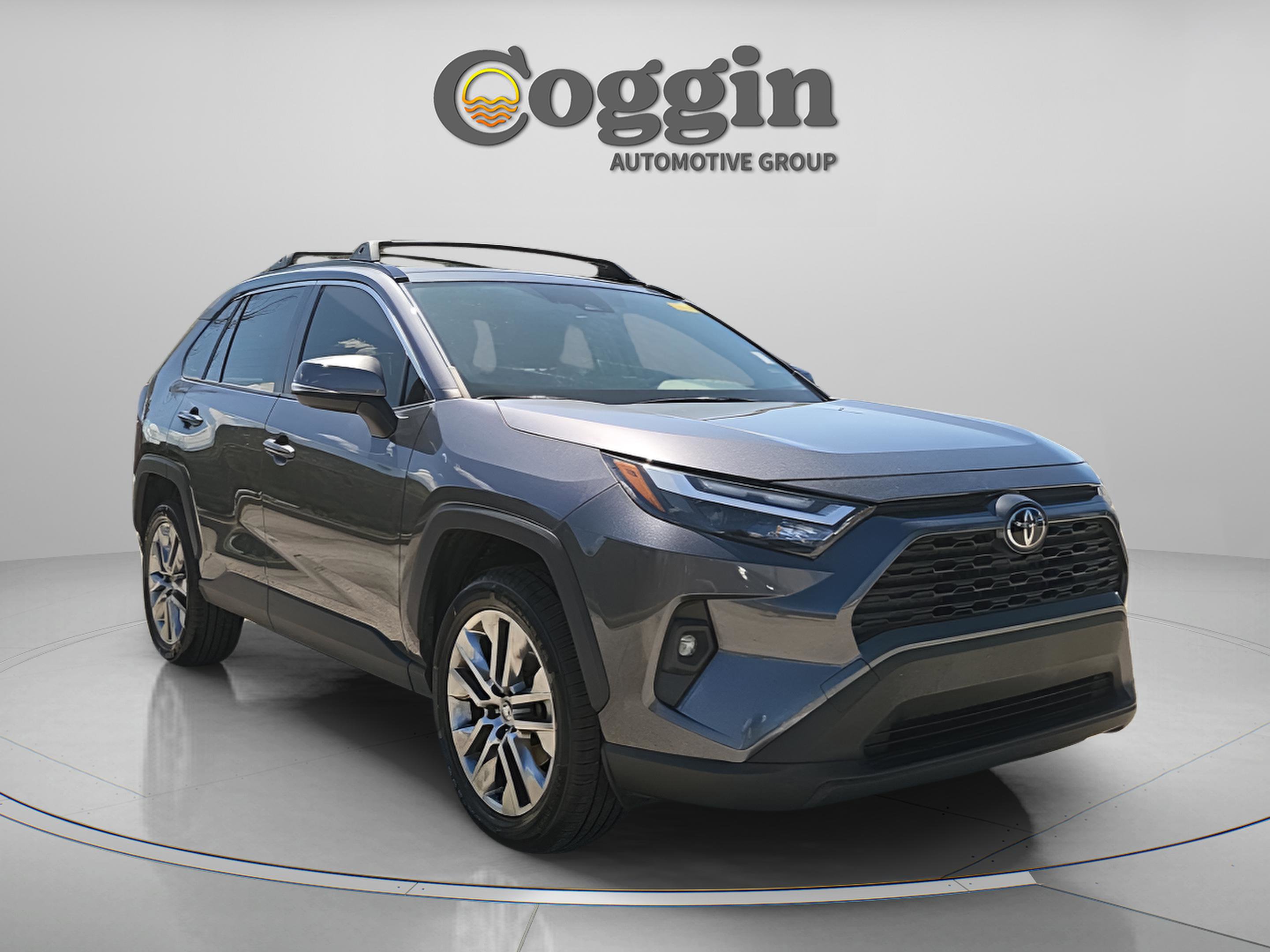 Used 2023 Toyota RAV4 XLE Premium image 8