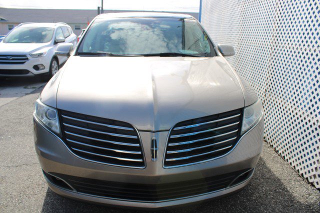 Used 2018 Lincoln MKT AWD w/ Technology Package image 4