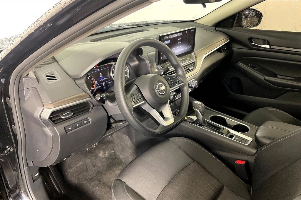 Used 2025 Nissan Altima 2.5 SV w/ SV Special Edition Package AWD/4WD image 15