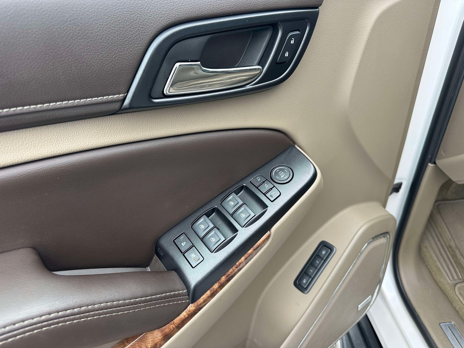 Used 2019 Chevrolet Tahoe Premier AWD/4WD image 19
