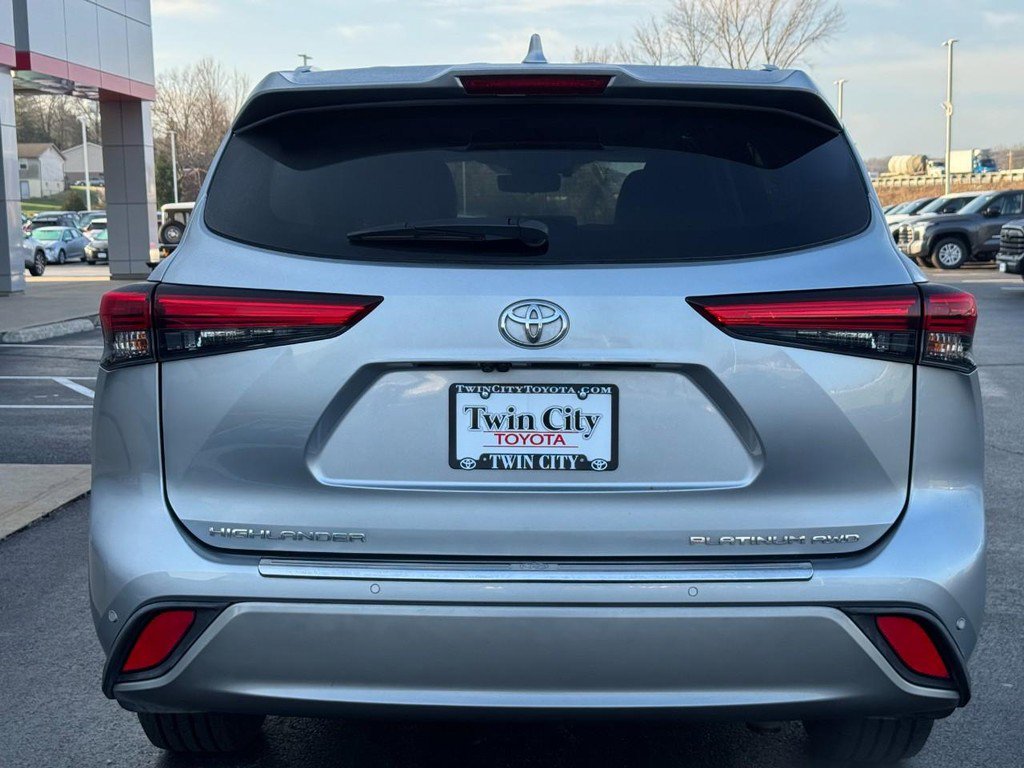 Certified 2020 Toyota Highlander Platinum AWD/4WD image 5