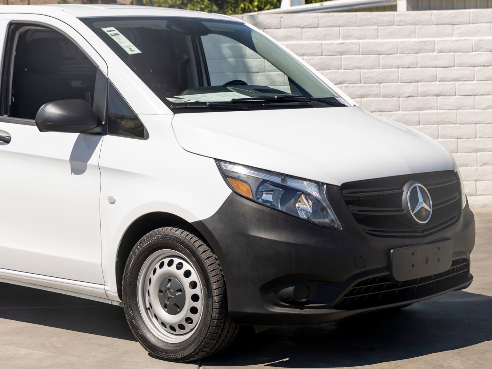 Used 2022 Mercedes-Benz Metris video 3