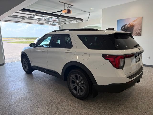 New 2026 Ford Explorer Active w/ Active Comfort Package AWD/4WD image 4