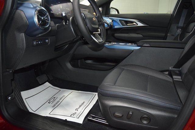 New 2026 Chevrolet Equinox EV LT w/ Convenience Package II FWD image 36