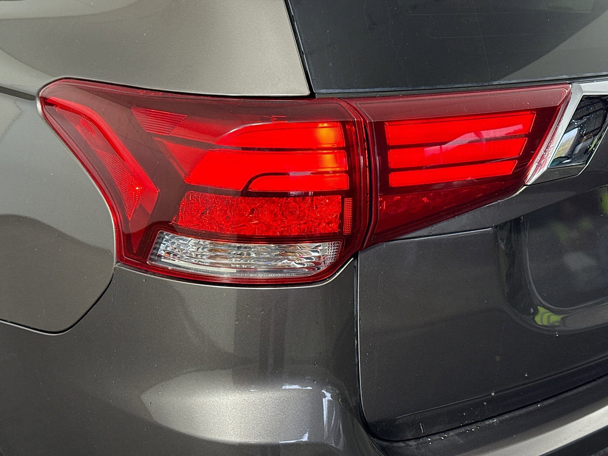 Used 2016 Mitsubishi Outlander GT AWD/4WD image 34