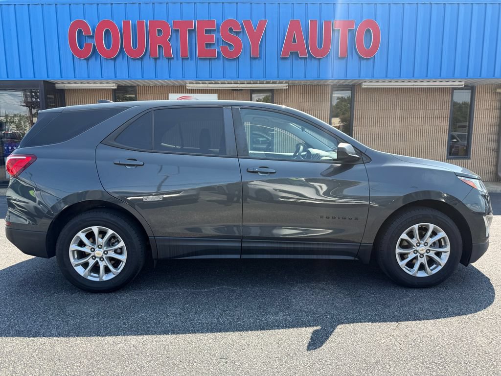 Used 2021 Chevrolet Equinox LS w/ LPO, Blackout Package FWD image 12