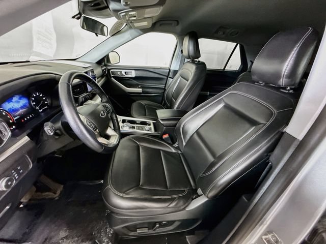 Used 2022 Ford Explorer XLT w/ Equipment Group 202A AWD/4WD image 21