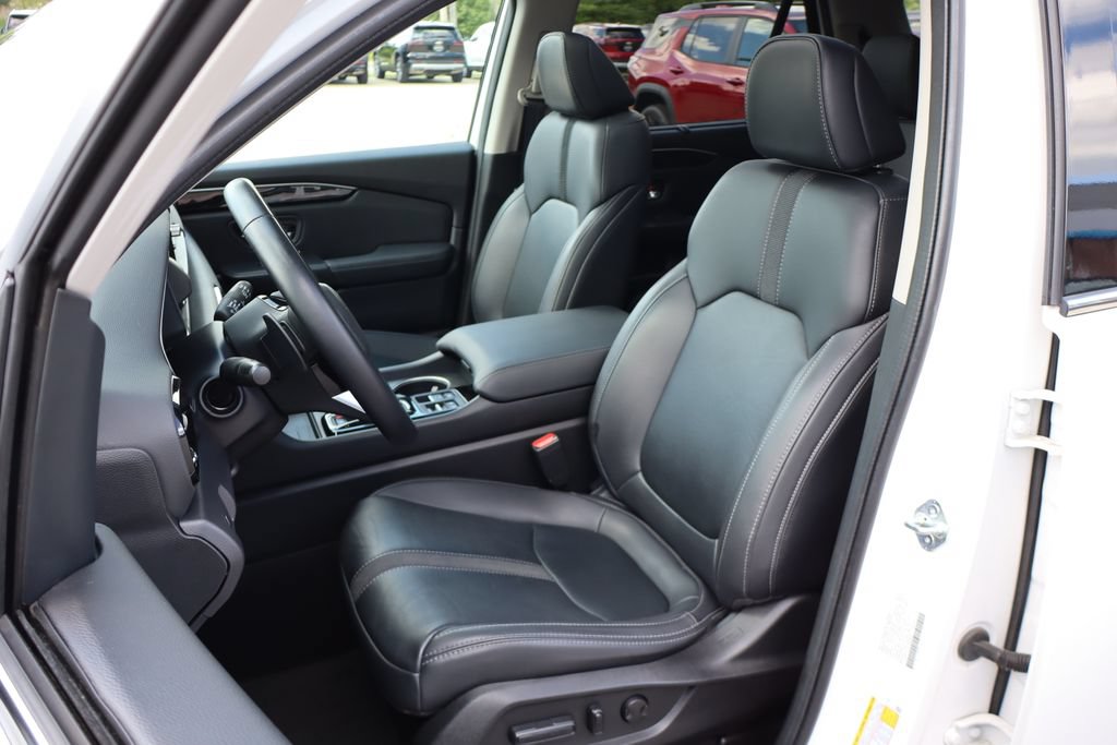 Used 2023 Honda Pilot Touring image 10