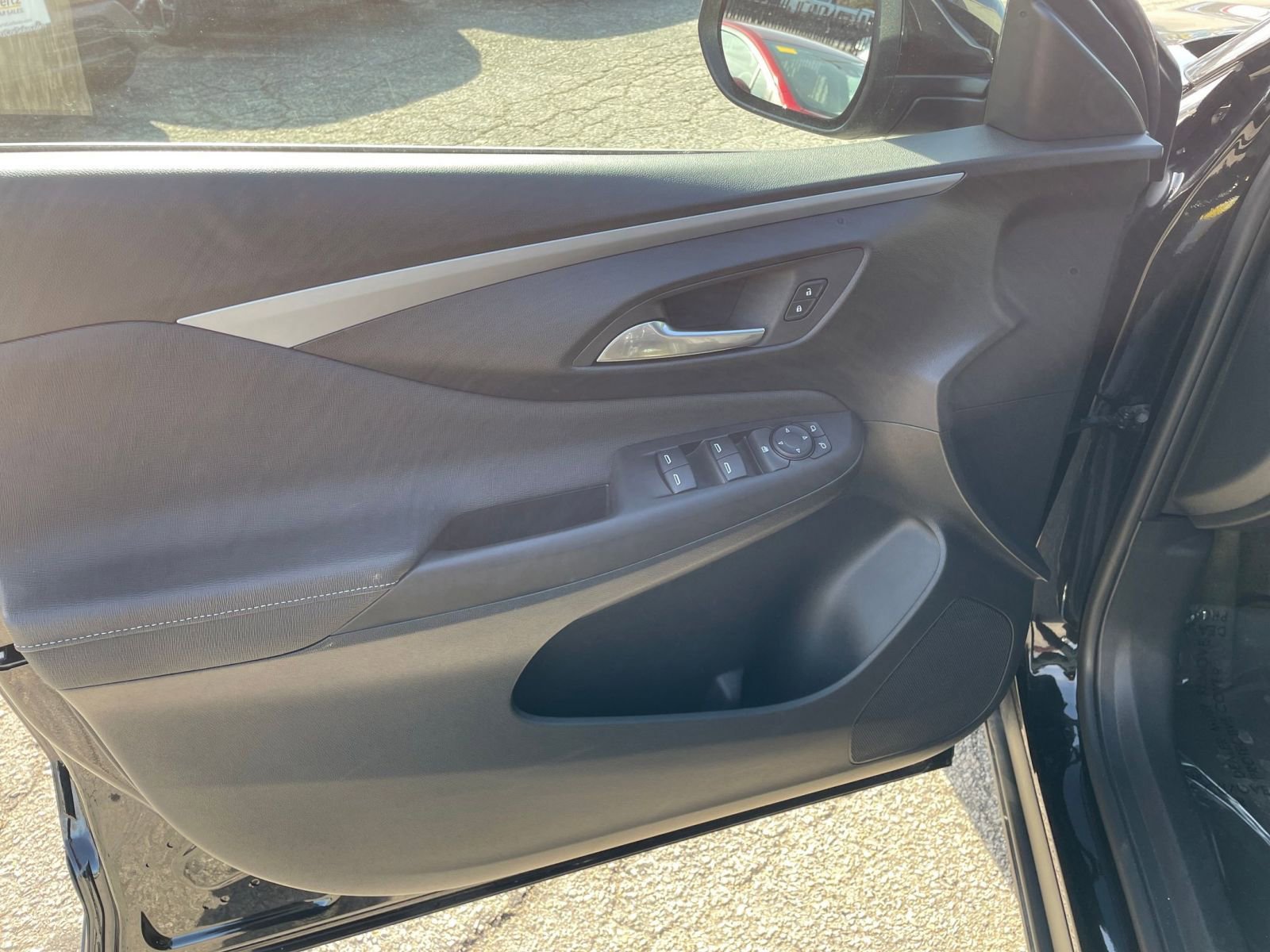 Used 2025 Buick Envista Preferred image 18