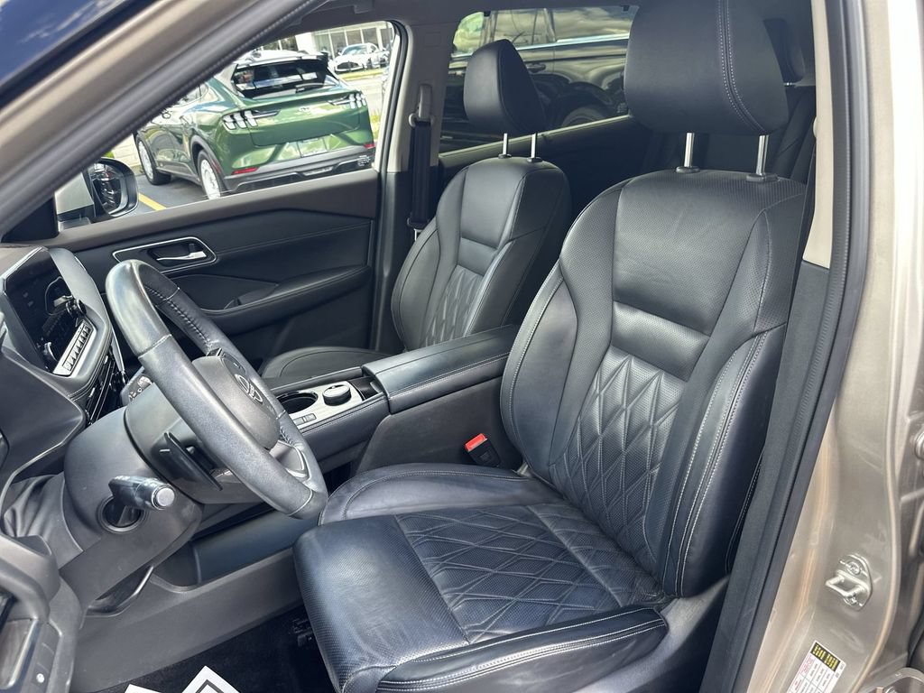 Used 2023 Nissan Rogue Platinum AWD/4WD image 13