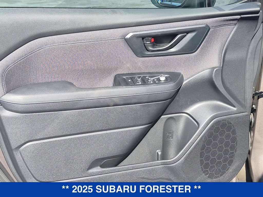 Used 2025 Subaru Forester Premium AWD/4WD image 11
