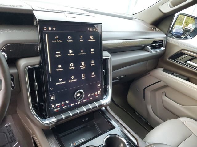 Used 2025 GMC Yukon XL Elevation image 25