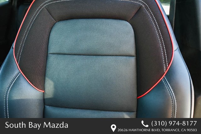 Used 2024 Chevrolet Equinox EV RS FWD image 23