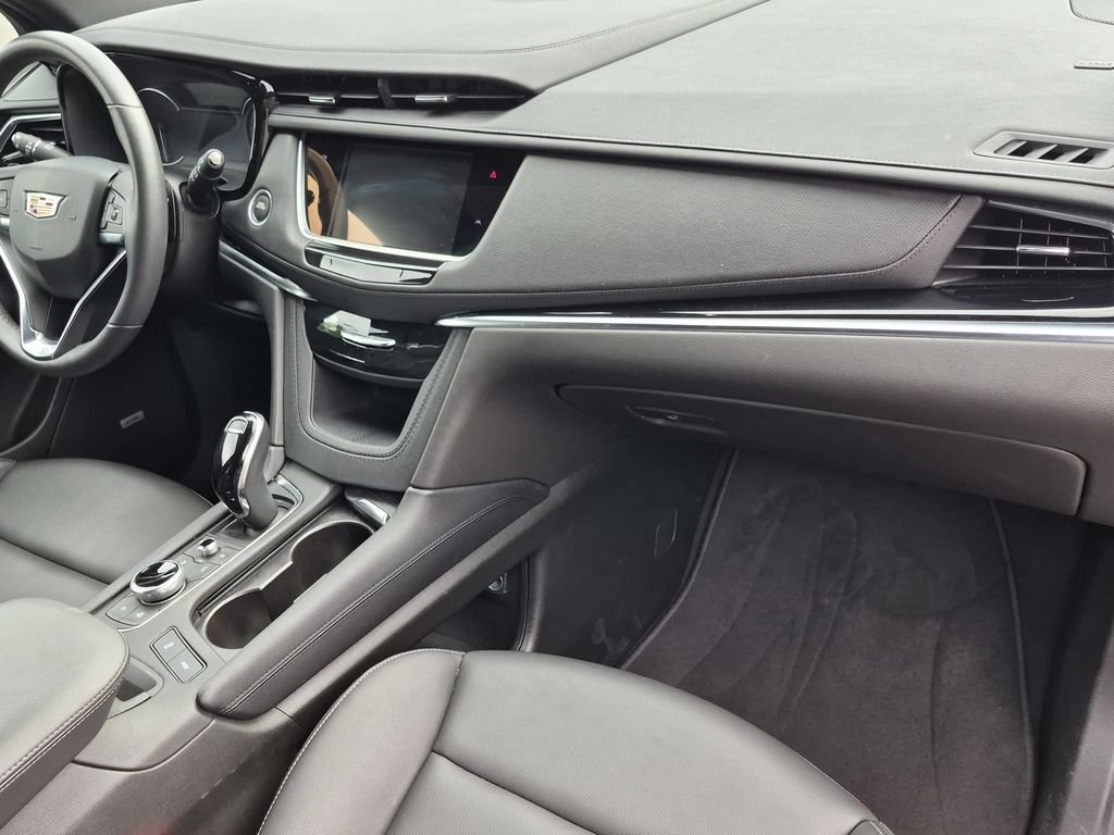 Used 2024 Cadillac XT6 Luxury FWD image 25