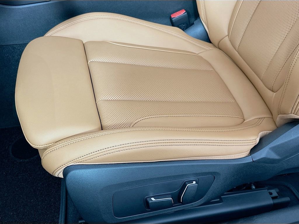 Used 2026 BMW 230i 230i w/ Convenience Package image 21