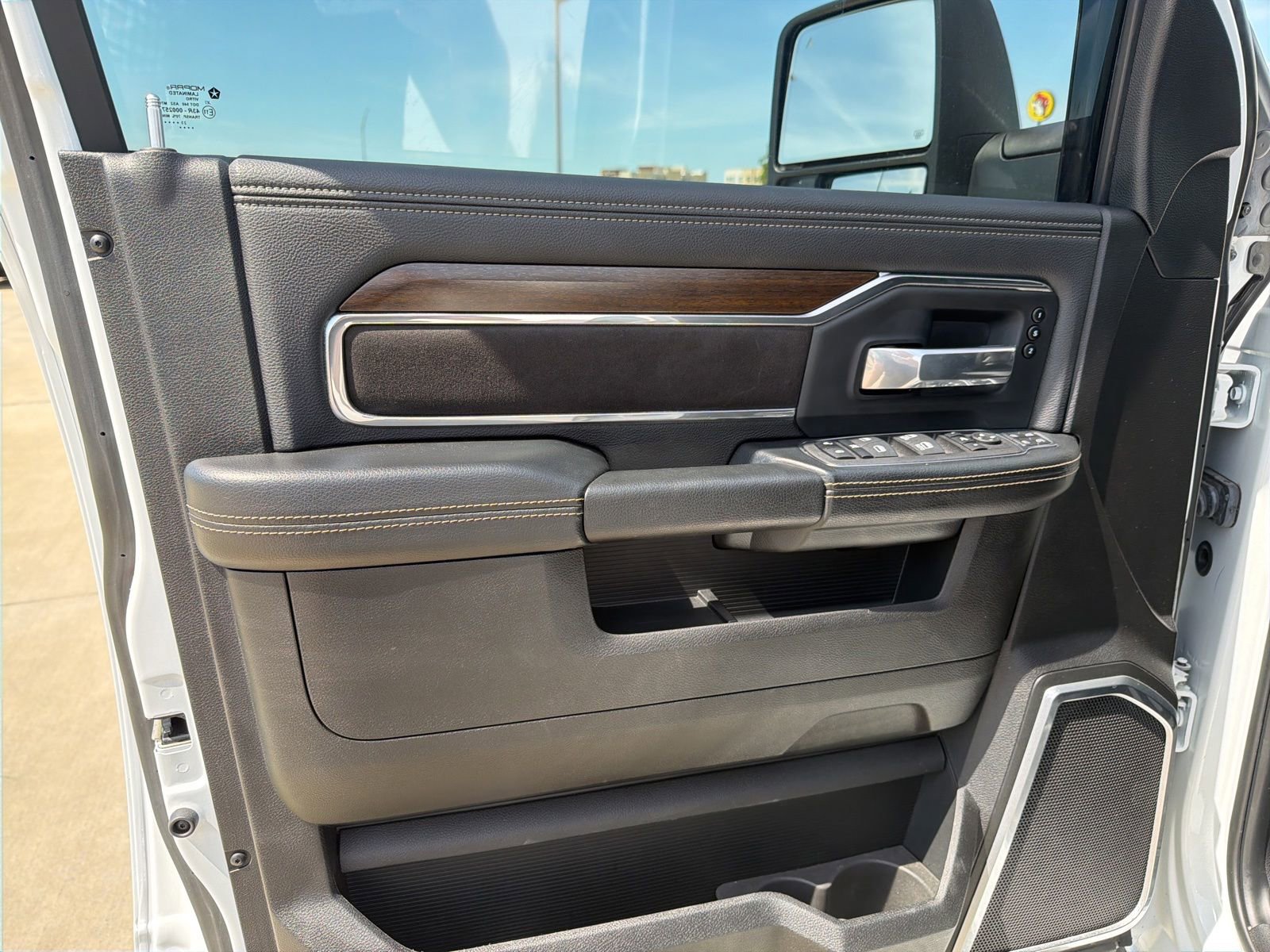 Used 2024 RAM 2500 Laramie AWD/4WD image 11