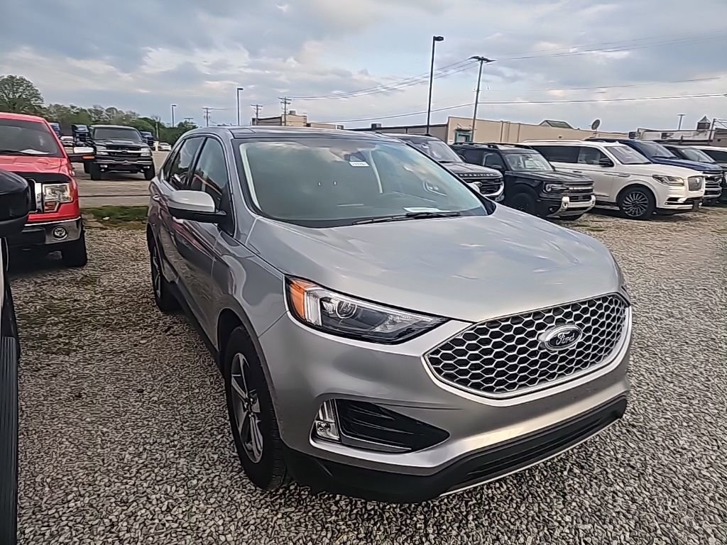 Used 2024 Ford Edge SEL w/ Convenience Package image 3