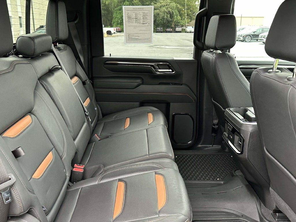 Used 2024 GMC Sierra 2500 AT4 w/ AT4 Premium Plus Package AWD/4WD image 10